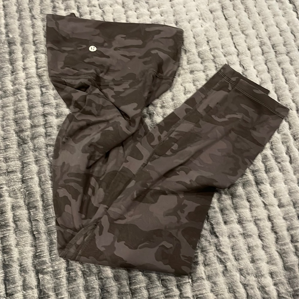Lululemon align high-rise legging 28”. Size 10